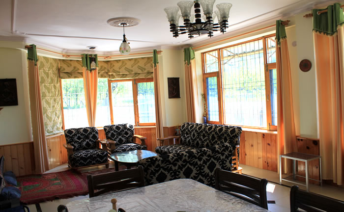 Himalayan Vista Cottage - Living Room